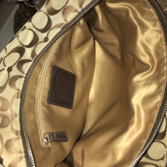 Coach 100% Authentic Shoulder Bag - Picture 3 of 8